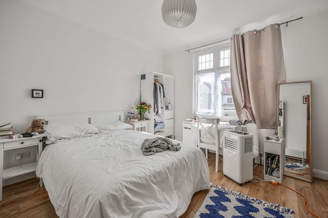 Sandringham Road, Wood Green photo 4