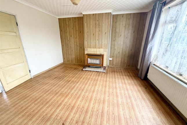60, Akers Way, Swindon photo 4