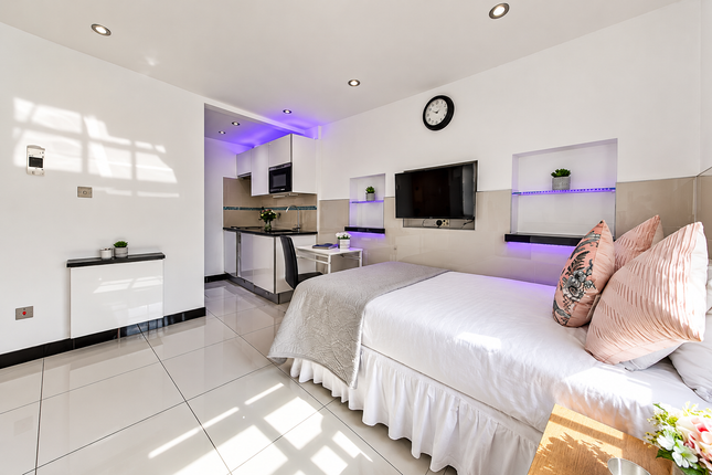 Flat 12, 165 Gloucester Place, London photo 2