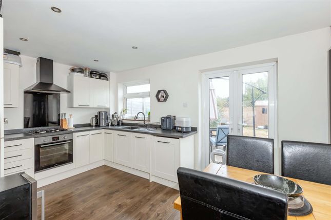 7, Canberra Road, Worthing photo 4