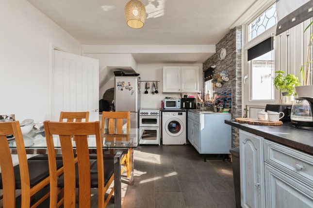 15, Novers Park Drive, Avon photo 2