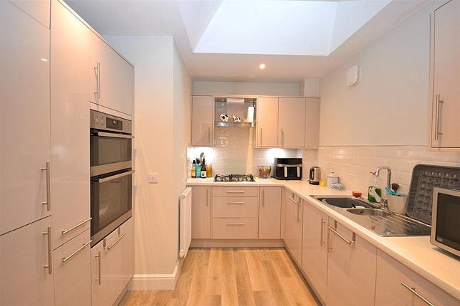 Flat 2, 6, Vittoria Court, Dorchester photo 2