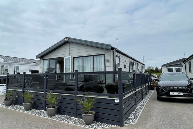Mobile/park home for sale in Beach Retreat, Pevensey Bay