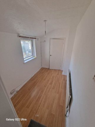 Ash Road, Luton photo 4