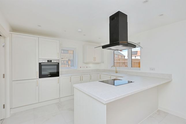 74, Swanton Drive, Dereham photo 4