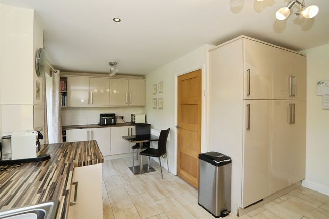26, Chestnut Close, Caerphilly photo 3