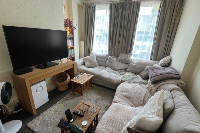 33, Lydford Road, London photo 2