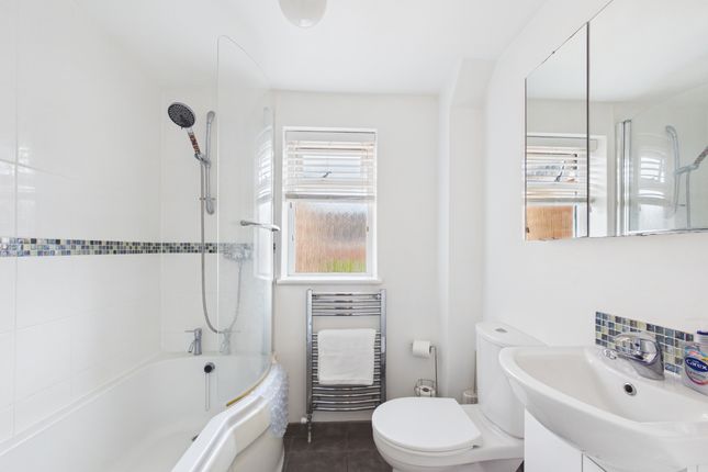 5a Elm Drive, Chinnor photo 3