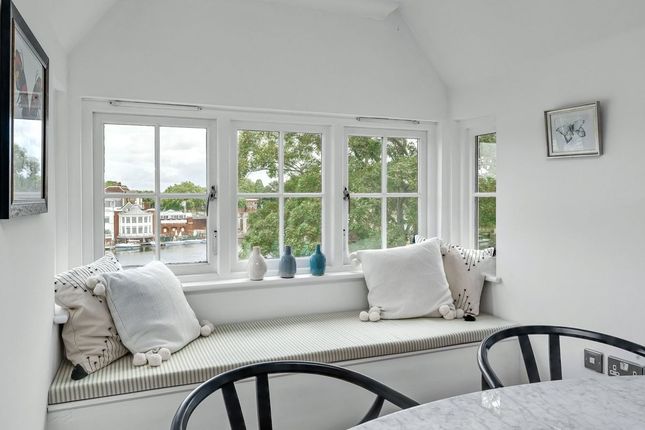 Bridge Road, East Molesey photo 2