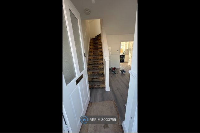 Albany Park Avenue, Enfield photo 2