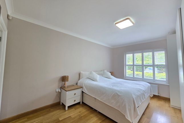 Flat 1, LONDON photo 5