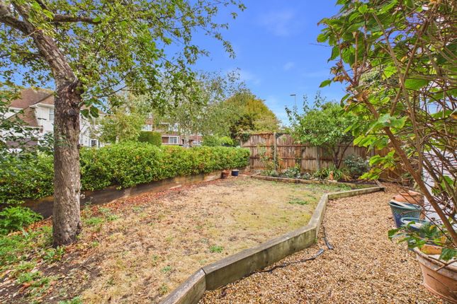 48, Hurst Avenue, Worthing photo 2