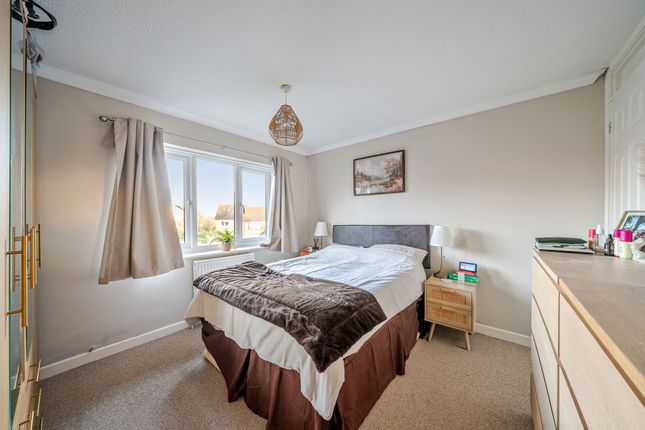 25 Harvest Close, Winchester photo 4