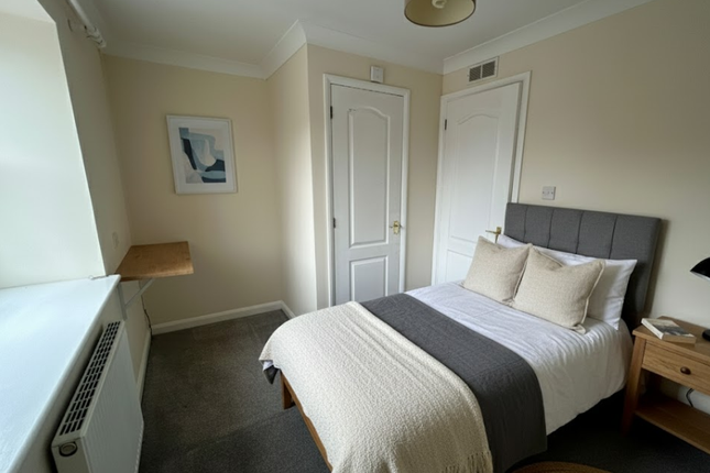 11, Coleridge Close, Reading photo 4