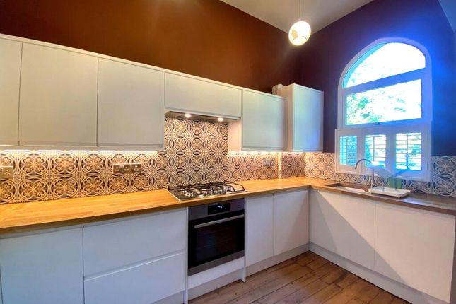 Flat 2,, Harthill Court, Altrincham photo 3
