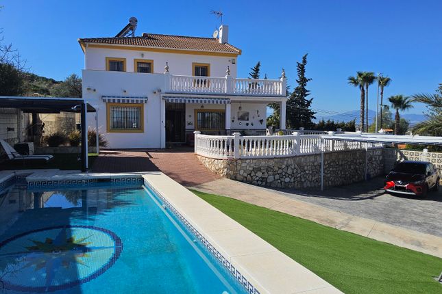 Villa for sale in Pinos De Alhaurin, Alhaurín De La Torre, Málaga, Andalusia, Spain