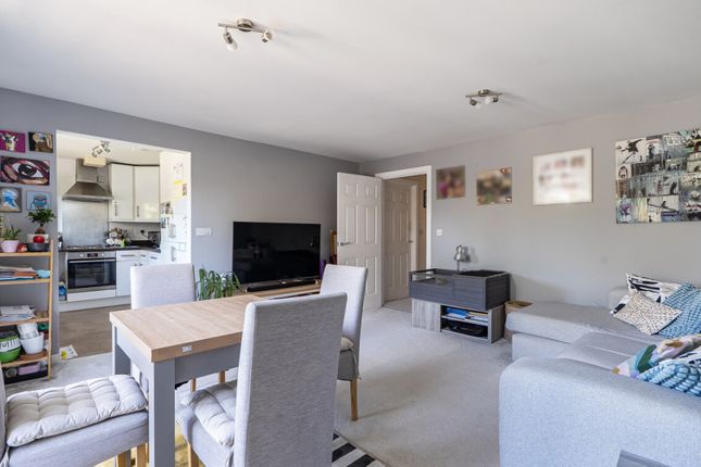 Watney Close, Purley photo 4