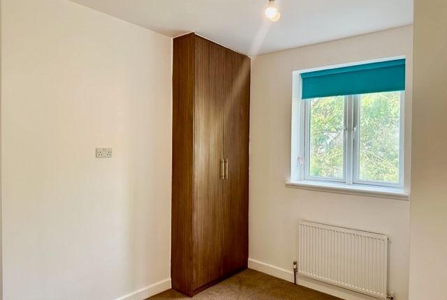 Flat for sale in Vale Grove, London