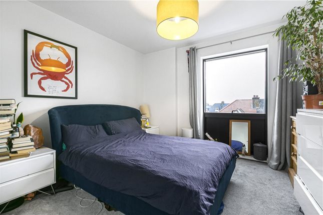 Flat 8, Grevillehurst House, 59, Blairderry Road, London photo 4