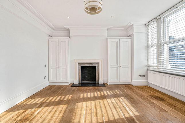 29 Kingscourt Road, London photo 4