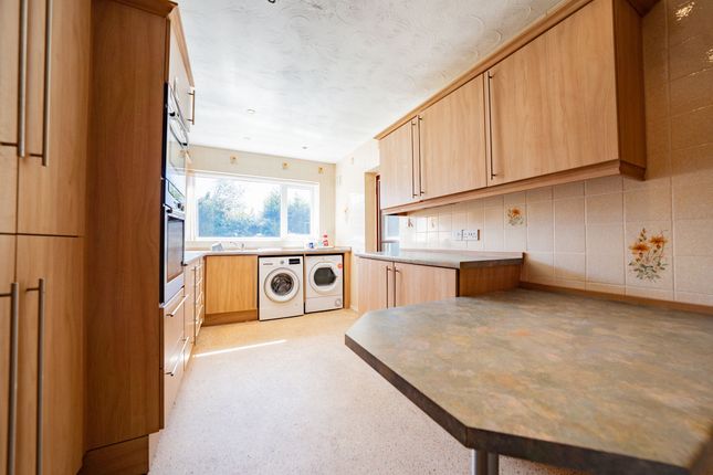 120 Meadow Lane, Coalville photo 4