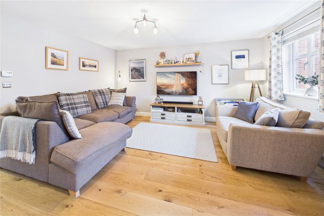 27, Blake Road, Thatcham photo 2