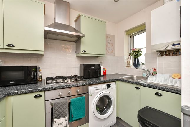 Wherry Close, Margate photo 4