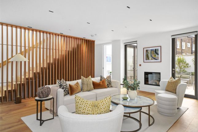 Thumbnail Town house for sale in Hippodrome Place, London