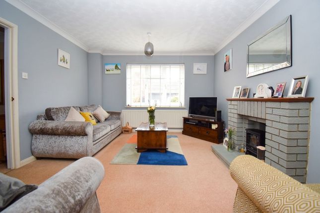 3 Collingbourne Drive, Eastleigh photo 4