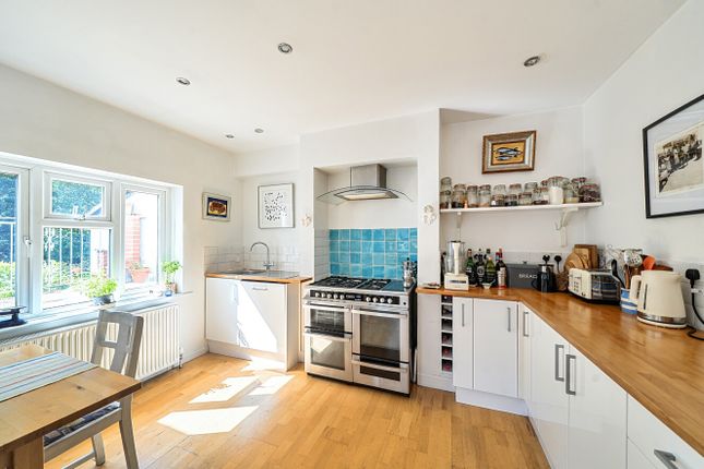8, Hilldown Road, Southampton photo 3