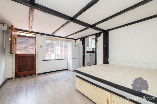 Wandle Manor Cottage, 284, London Road, Wallington photo 3