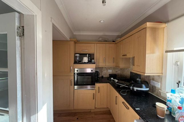 21, Huntingtower Road, Glasgow photo 2
