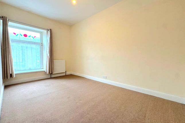 88 Bronllwyn Road, Pentre photo 4