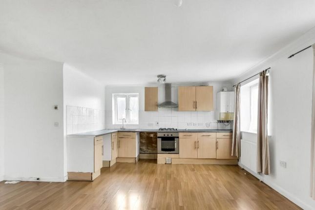 Flat Flat 1, Round House Court, Hobbs Close, Waltham Cross photo 3