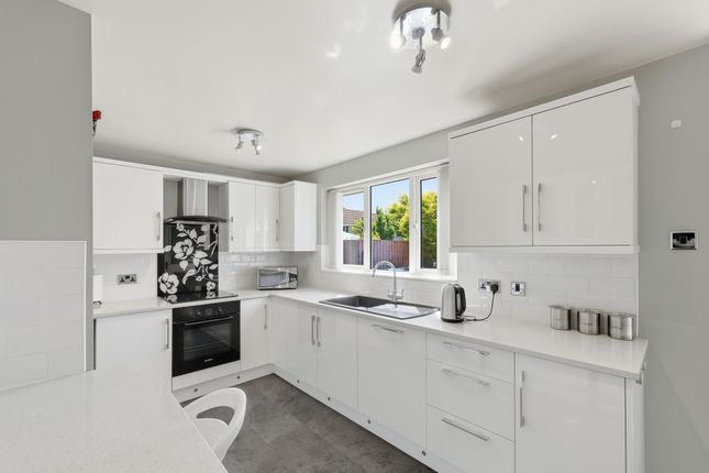 21 Lancaster Walk, Worksop photo 2
