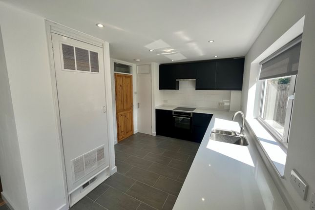 3, Cedar Close, Brandon photo 5