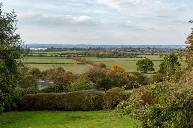 9, Seend photo 4