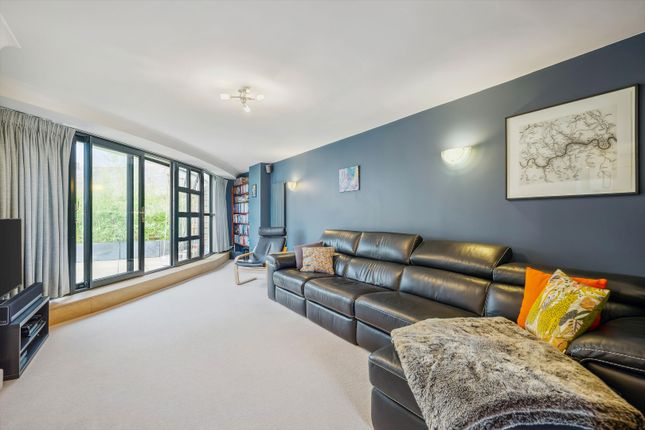 Flat to rent in Tower Bridge Wharf, St. Katharines Way, Wapping, London E1W.