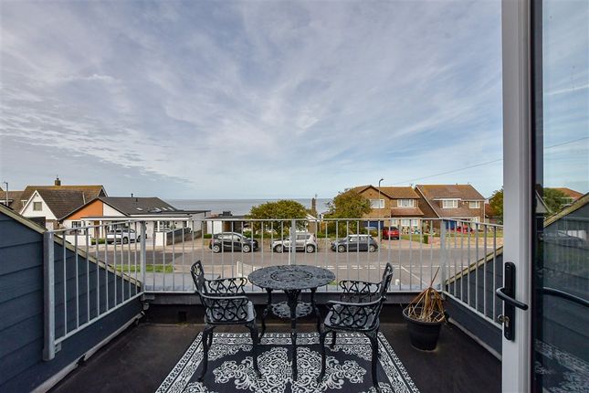 Epple Bay Avenue, Birchington photo 5