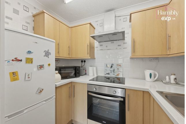 Restway Court,Flat 2, Danescourt Way, Cardiff photo 4