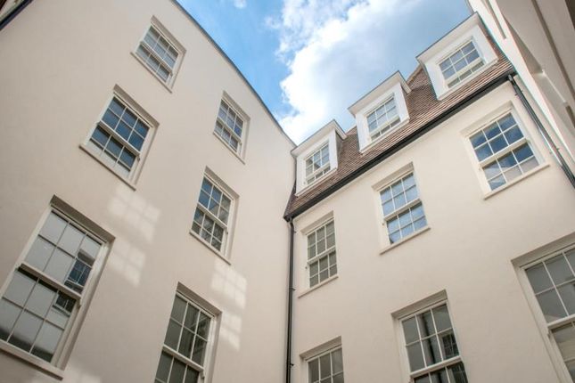 Flat to rent in King Georges Walk, 5 High Street, Esher, Surrey