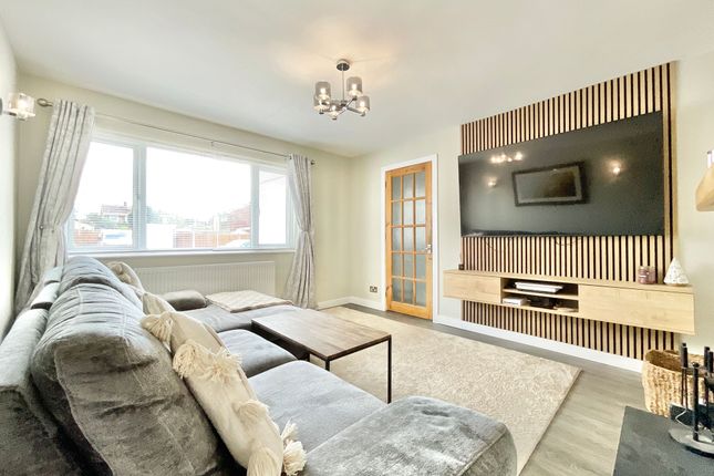7 Hollies Brook Close, Stafford photo 2