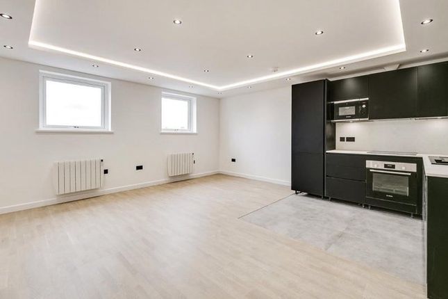 Flat 2-5 525, Holloway Road, London photo 3