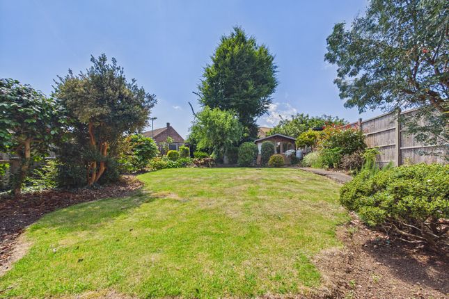 20 Hithercroft Road, High Wycombe photo 3