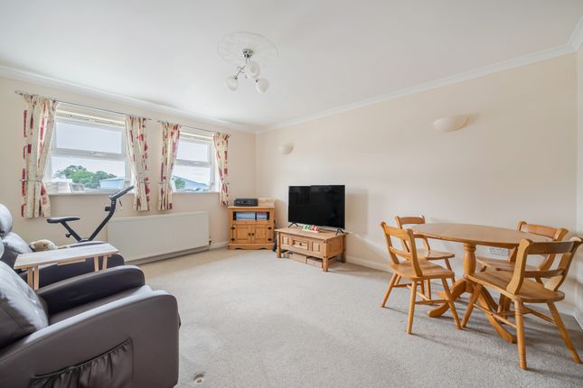 33, Harris Close, Callington photo 3