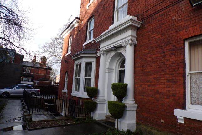 Flat to rent in Wentworth Street, Wakefield