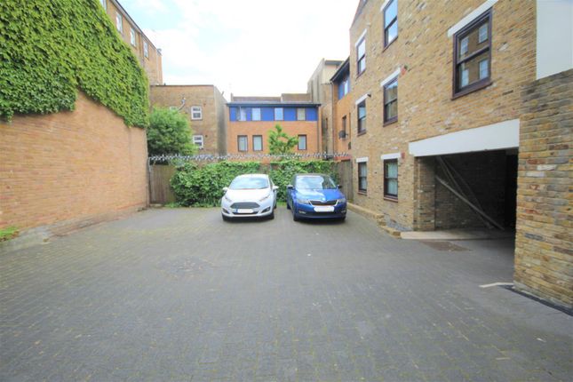 Parking/garage to rent in Wood Close, Shoreditch