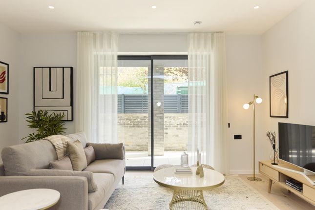 Flat 8,, Mapesbury Gardens, London photo 2