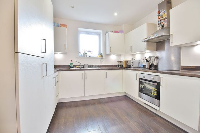 Flat for sale in Hunting Place, Hounslow