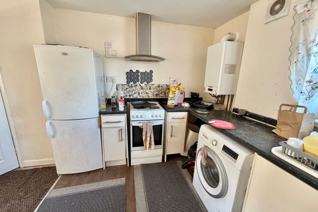 48, Wyton Close, Nottingham photo 4